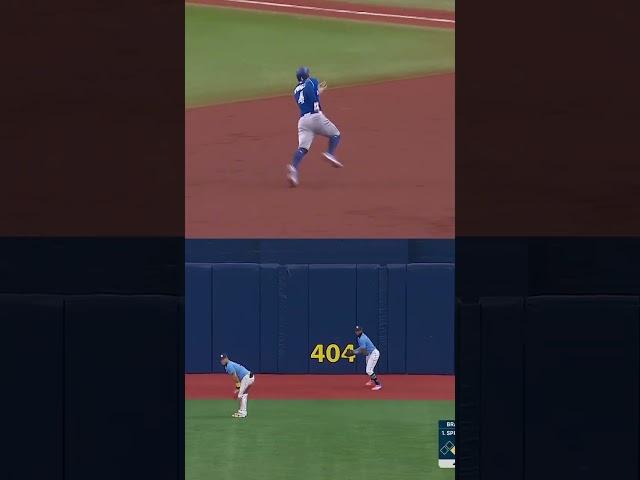 George Springer inside-the-park HR! 