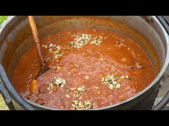 GULAŠ GEVIRCGOULASH / BEEF STEW