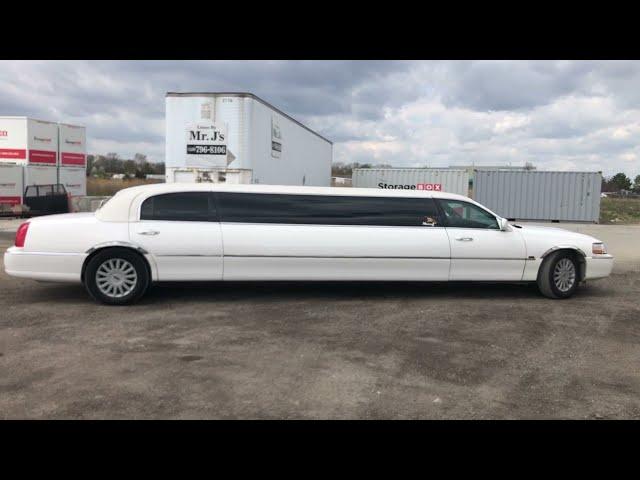 LINCOLN (2007) TOWN CAR 8 PASSENGER STRETCH LIMOUSINE