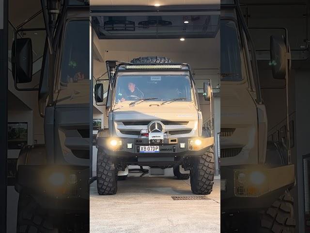 THE MEGA-ER 6X6 UNIMOG