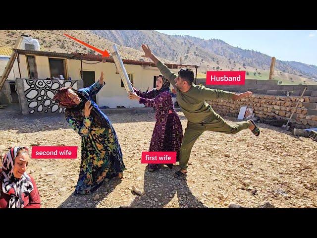  Broken Emotions: husband's care for his second wife against the dangers of his first wife