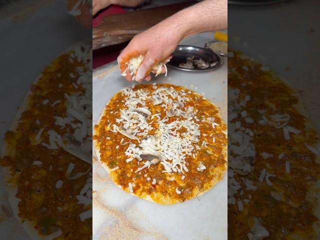 #reklam Siverek Usulü Mantarlı Kaşarlı Lahmacun! #lahmacun #food #shortsviral #ytshort #viralshort