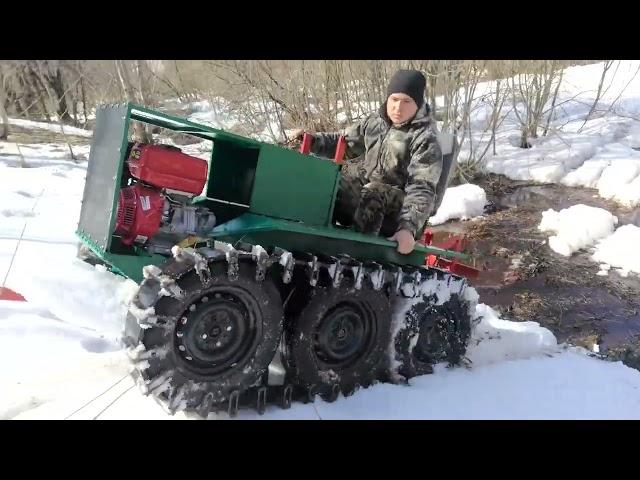 Гусеничный самодельный трактор по грязи , обзор