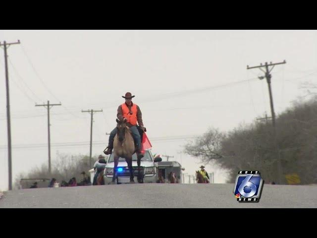 Traveling by horseback in the city: Is it legal?