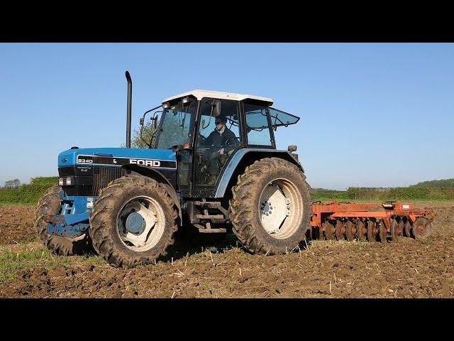 Modern classic 1995 Ford 8340 SLE discing with Parmiter Utah offset discs | From Farming with Ford