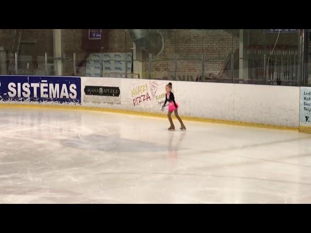 Alisa Pavlova LAT A Elementi 6 year figure skater