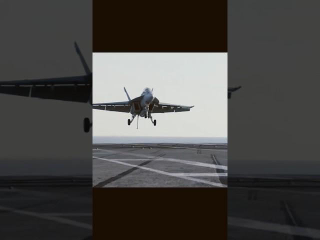 how does jet land on aircraft carrier @FactsMine @FactsMine || #shorts || #skrockers