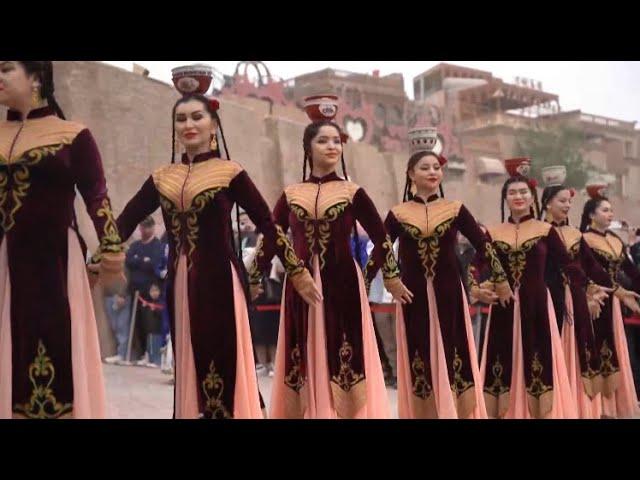 GLOBALink | China's Kashgar sees rising tourist numbers ahead of May Day holiday