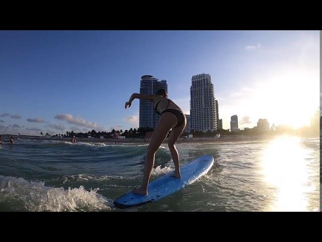 South Beach surfing lessons / @surfmiamibeach