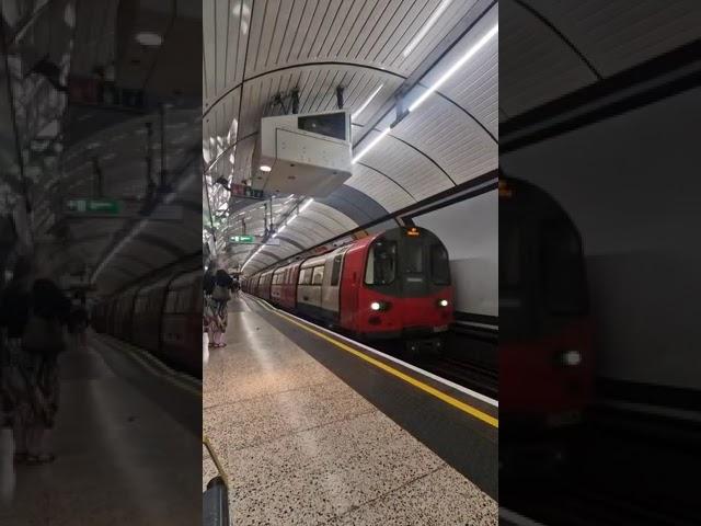 Jubilee line train entering Bond Street