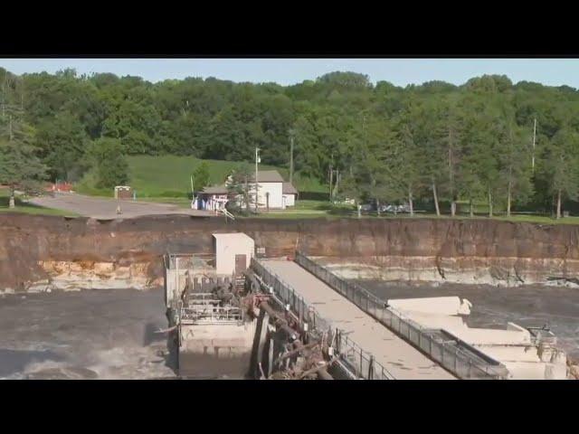 Rapidan Dam: Home falls into Blue Earth River