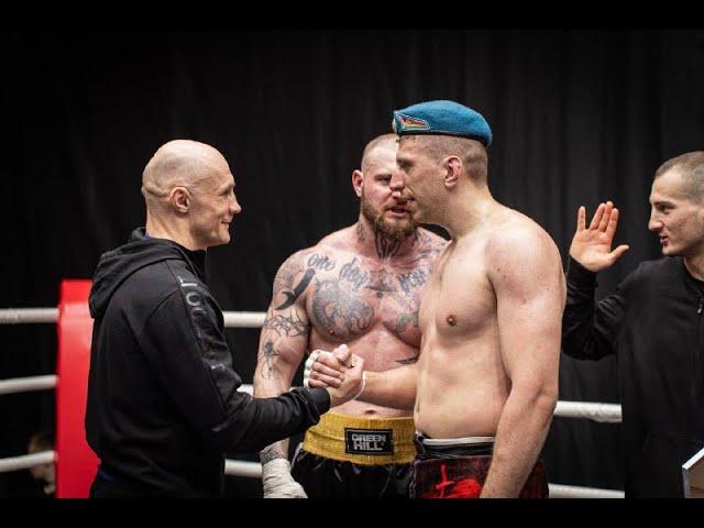 Бой блогеров по правилам бокса!Александр Крайний VS Федя Менча. Заруба на турнире Осьминог в Минске.