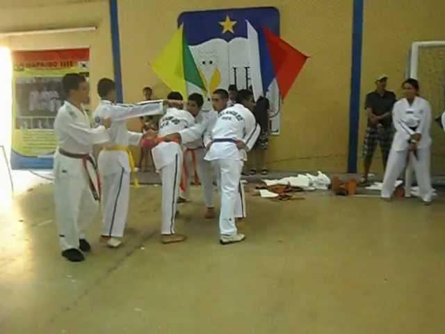 Atleta da Academia Cobra de Taekwondo entrando em Destaque em competições.