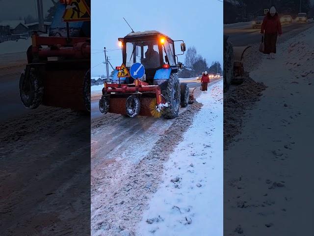 Snow removal in the village of Lukinskaya, Velsk district, Arkhangelsk region