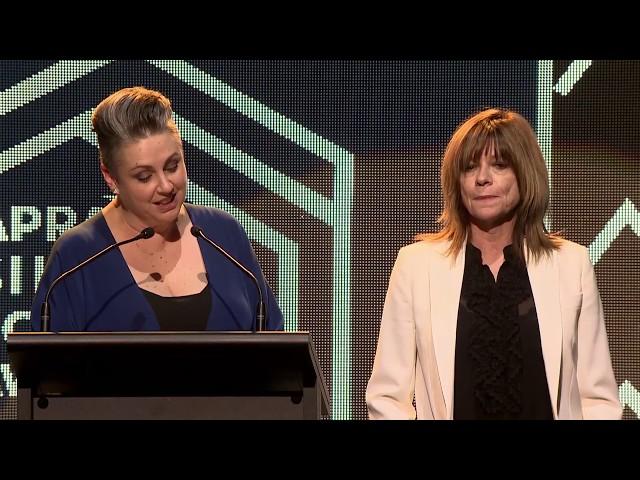 Jenny Morris inducted into the NZ Music Hall of Fame at the 2018 APRA Silver Scroll Awards