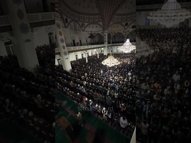 Утренний намаз в центральной Джума-мечети Махачкалы (дуа за Палестину)