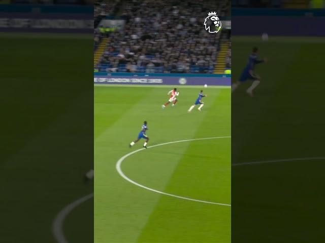 Nketiah capitalises on a Chelsea error!