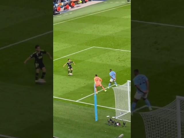 OLHA ESSAS 2 DEFESAÇAS DO EDERSON CONTRA O REAL MADRID!! #shorts