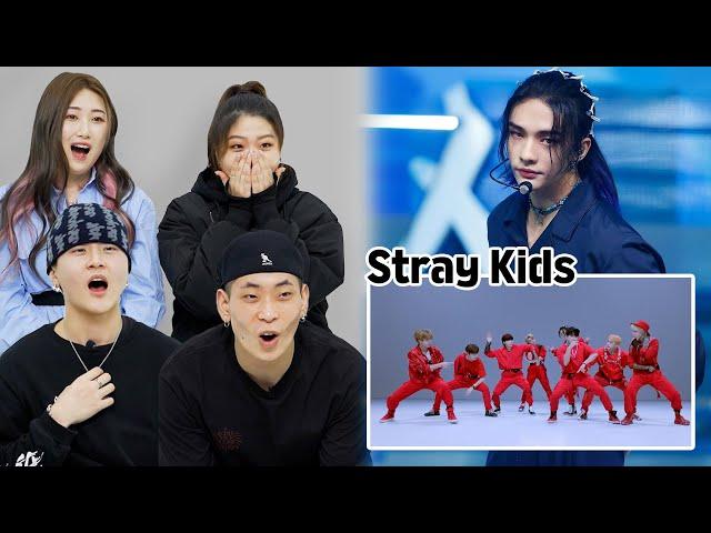 Korean Dancers React to "Stray Kids" Hard & Easy Dance!