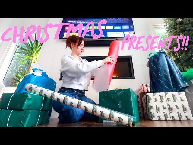 Last Minute Wrapping Christmas Presents!! Vlogmas Day 23