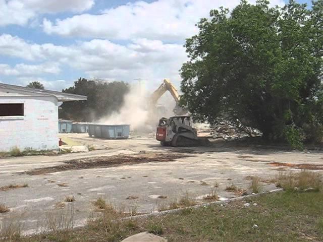 Clermont Motor Lodge, Clermont Fl. (demolition) 4/11/2013