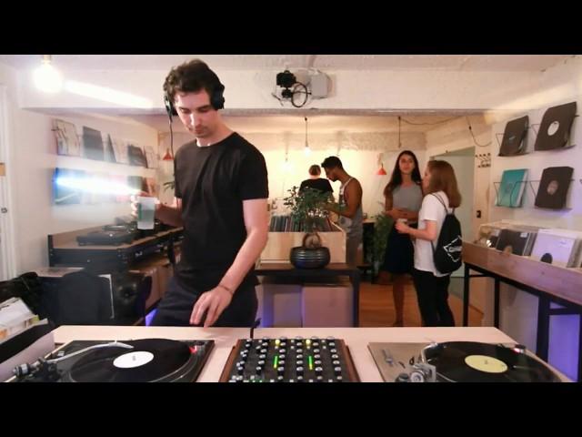 yoyaku instore session : Cristi Cons