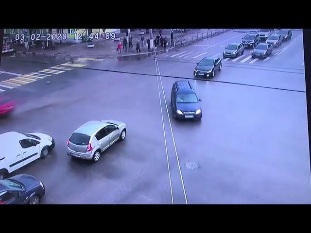 Видео момента серьёзного ДТП на Волоколамском проспекте в Твери