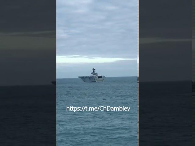 Второй китайский универсальный десантный корабль проекта 075 на ходовых испытаниях в море