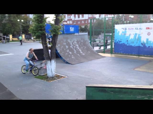 Kirill Downhill и незадачливый BMXer