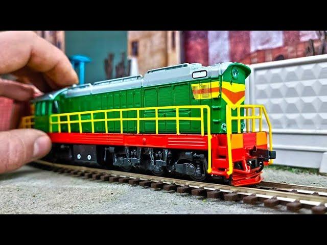 Our trains Modimio No. 2 DIESEL LOCOMOTIVE CHME3 1/87. About cars.