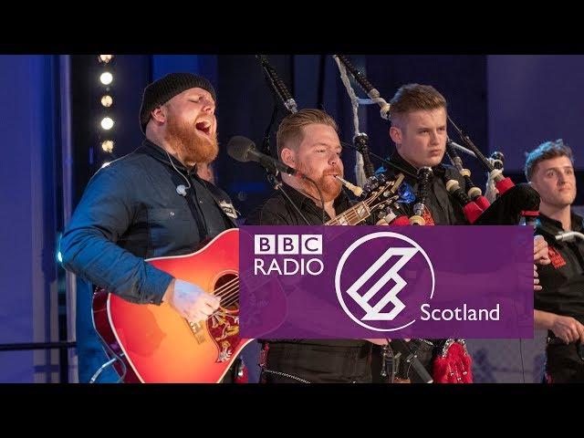 Tom Walker & Red Hot Chilli Pipers - Leave A Light On (The Quay Sessions)