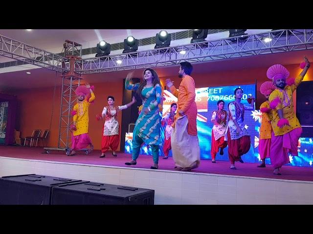 Garry 7 star bhangra group Mr garry nd Miss komal org Mr Garry 9872096064