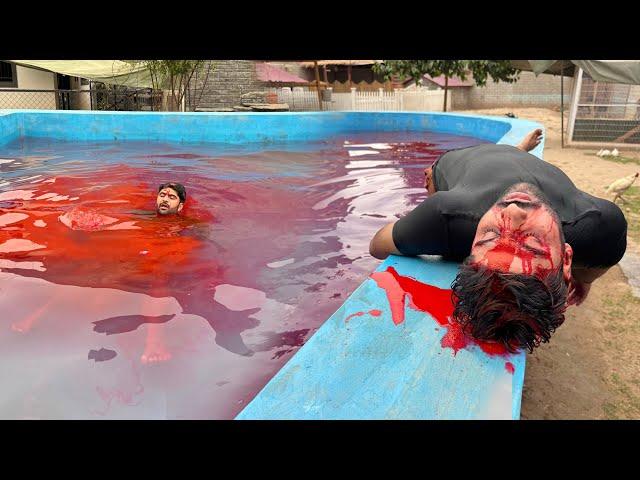 Swimming Pool Main Jump Krty Hoy Sabtain Ka Sr Phat Gea Pani Khoon Main Bdl Gea