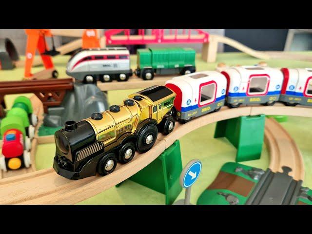 Wooden Trains | Mighty Gold Locomotive Train | Build & Play With Wooden Train Tracks