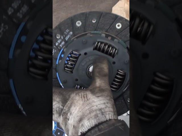 МЕНЯЕМ СЦЕПЛЕНИЕ ВАЗ 2110,2111,2112.#shorts