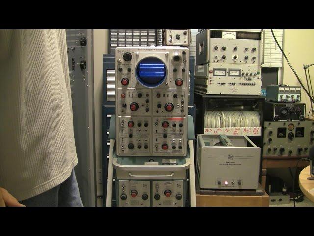 Tektronix type 555 oscilloscope, over 100 tubes inside!