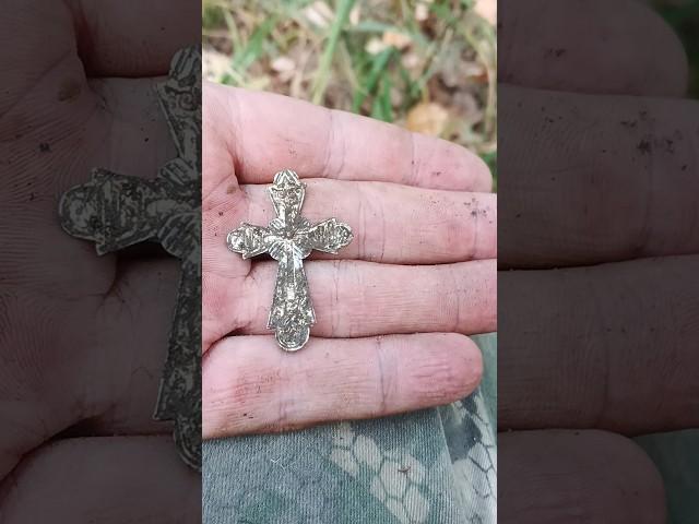 Нашел огромный царский серебряный крест в лесу!!! Лесной #коп #metaldetecting #клад #топ #металл