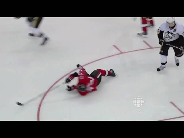 Evgeni Malkin nails Jarkko Ruutu [HD] {Dual-Feed}