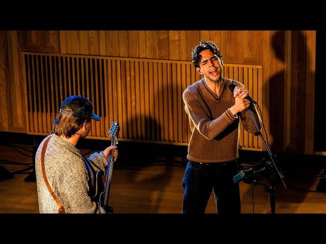 Stephen Sanchez — Tighten Up (The Black Keys cover) | Studio Brussel LIVE LIVE