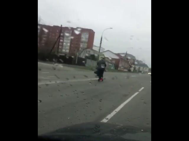 Священник на самокате