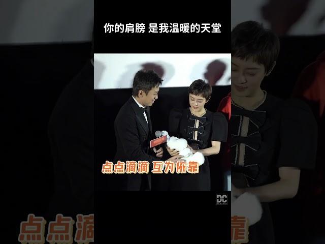 【邓超】#邓超 #孙俪 戏里戏外相濡以沫，在生活里并肩同行到老 永远甜蜜的超俪