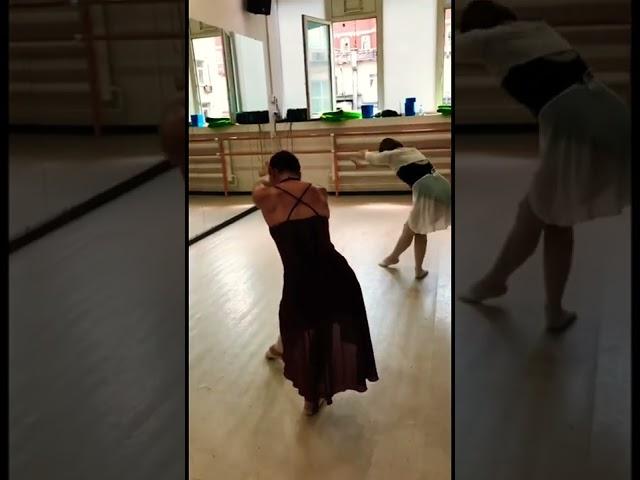 Занятие в балетной школе Реверанс