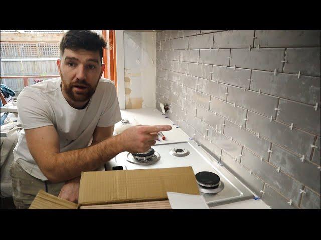 How To Tile Your Kitchen Splashback - Brick Pattern (4K)