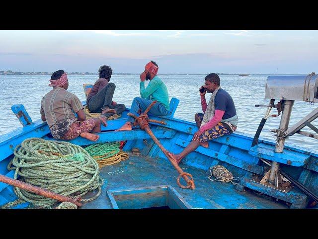 தொழில முடிச்சுட்டு கரைக்கு திரும்புறோம்