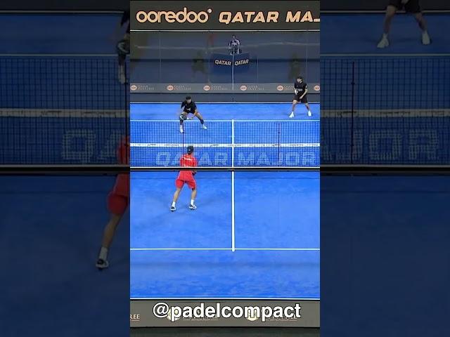 Tapia hits an absolute beautiful shot to secure the victory #padel