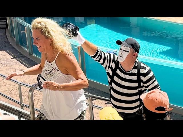 Tom The HILARIOUS SeaWorld Mime | Tom the Mime