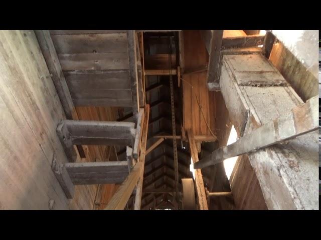 Wooden Grainery, Cup Elevator, Storing Soybeans after Harvest