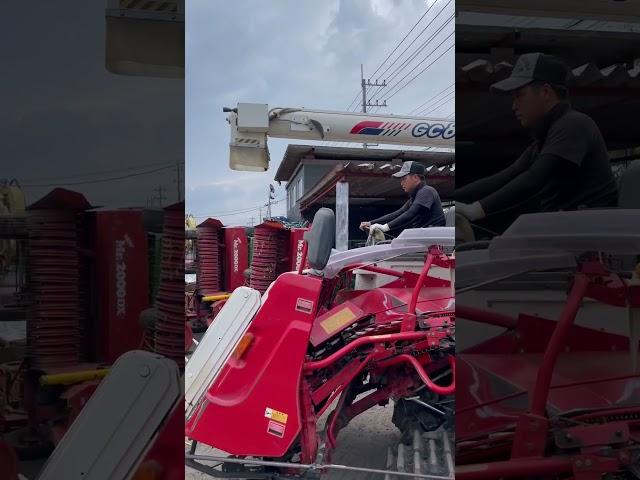 Yanmar GC80 Rice Harvesting in Japan