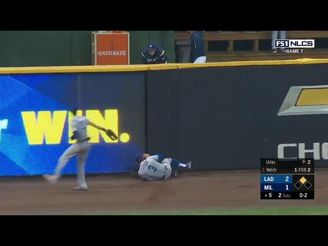 Chris Taylor Incredible Catch vs Brewers | Dodgers vs Brewers NLCS Game 7