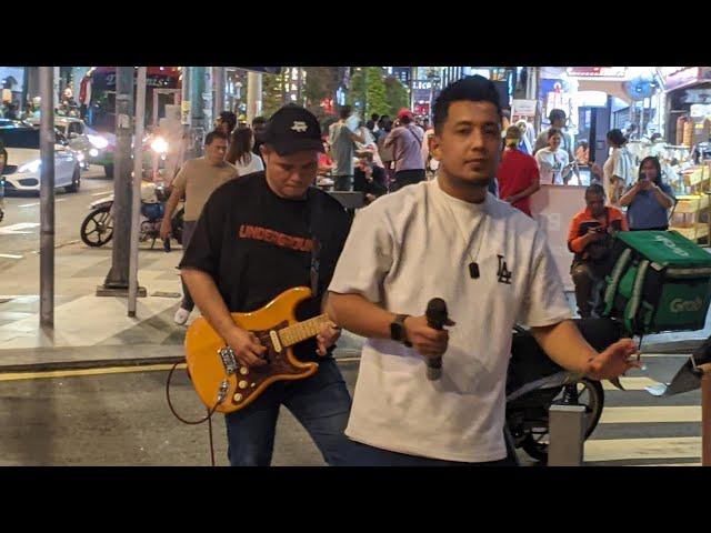 OKEY CUN MUZIK sedang live sekarang Bersama Cahaya Buskers. Jom Galau Sama² Geng !